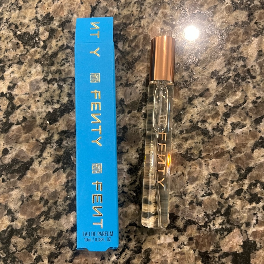 Fenty Beauty Gold Highlighter Makeup